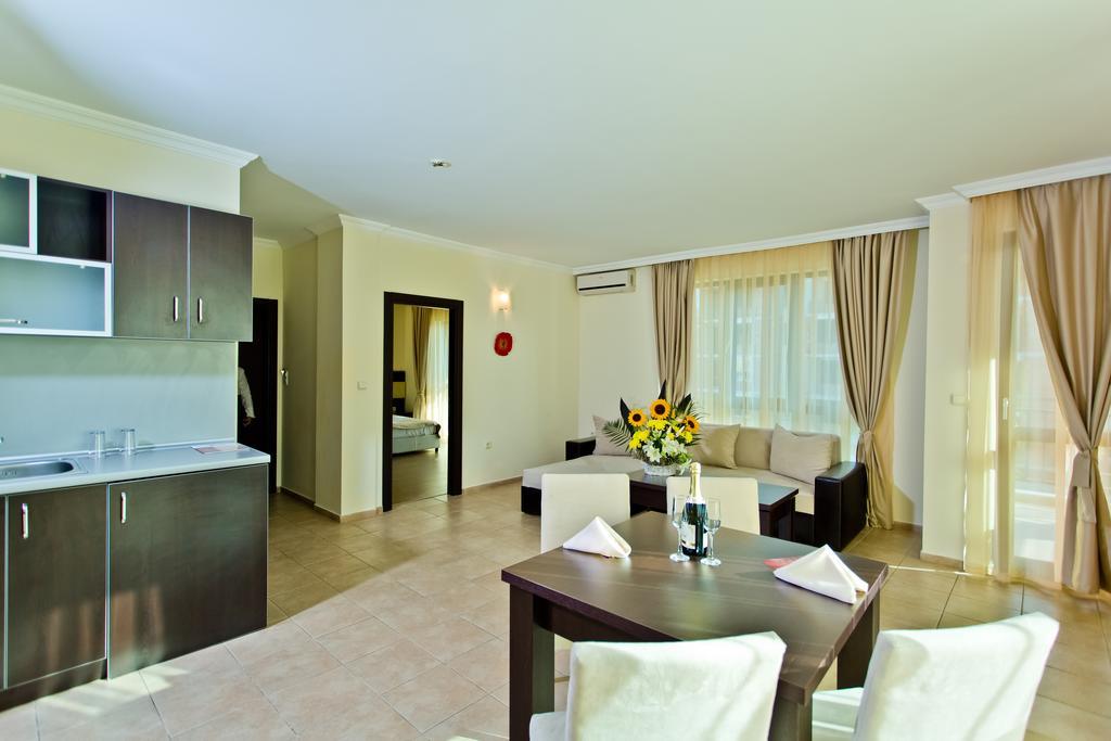 Saint George Palace Hotel Sveti Vlas Bagian luar foto